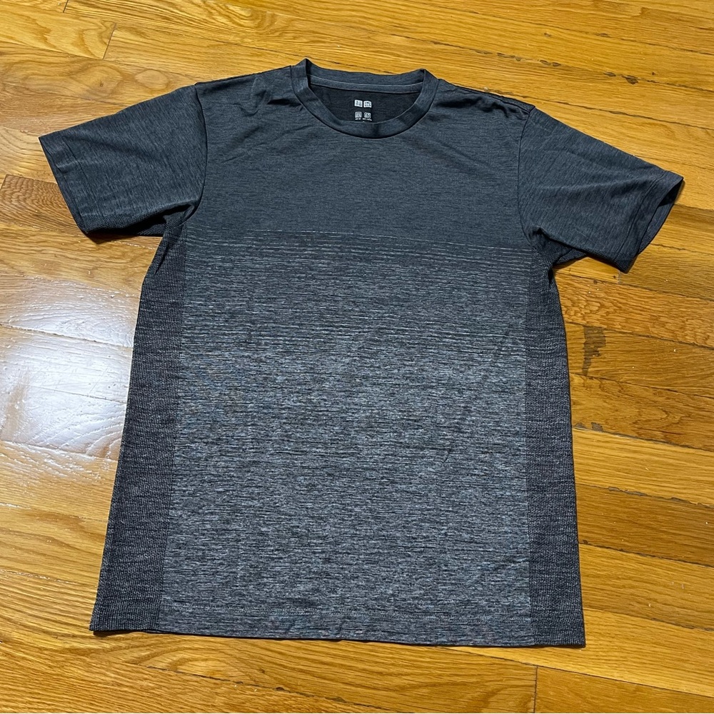 Uniqlo Men’s Athletic Tennis Short Sleeve Shirt